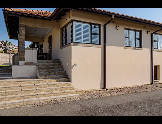 3 BEDROOM HOUSE FOR SALE IN BLUFF